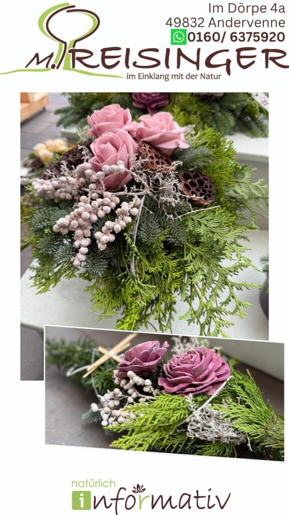 Eine florale Anordnung mit rosa und lila Blüten, Eukalyptus und Moos, eingebettet in grünes Nadelholz, auf einem hellen Untergrund. Im Hintergrund sind Informationen zu einem Floristikgeschäft zu sehen, einschließlich Kontaktdaten und einem natürlichen Gestaltungselement.